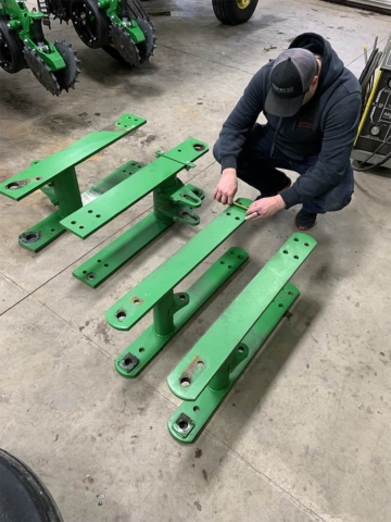 Modifying Lift Frames to level out planter